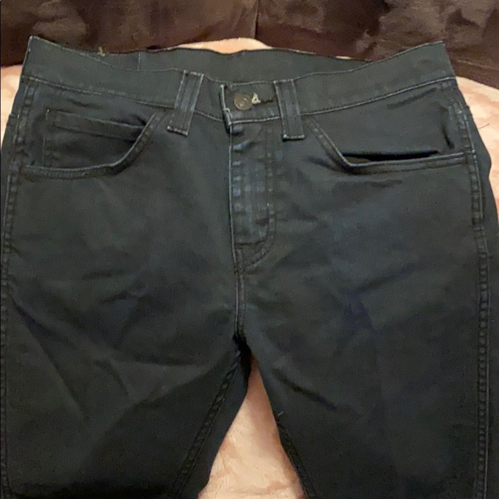 Men’s Levi’s dark navy blue jeans